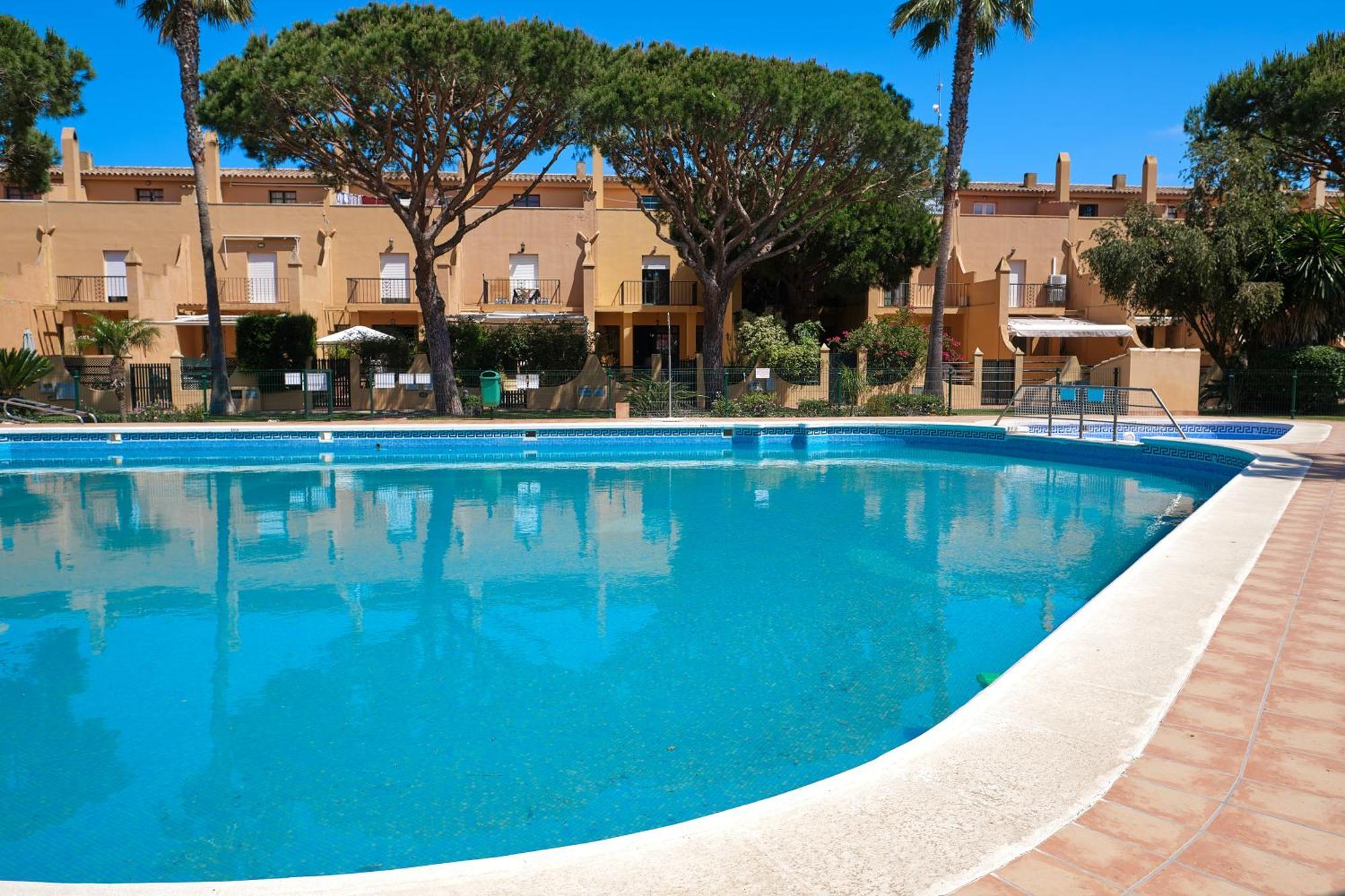Adosado con jardín y piscina en Chiclana Barrosa-Sancti Petri Vila Novo Sancti Petri Exterior foto